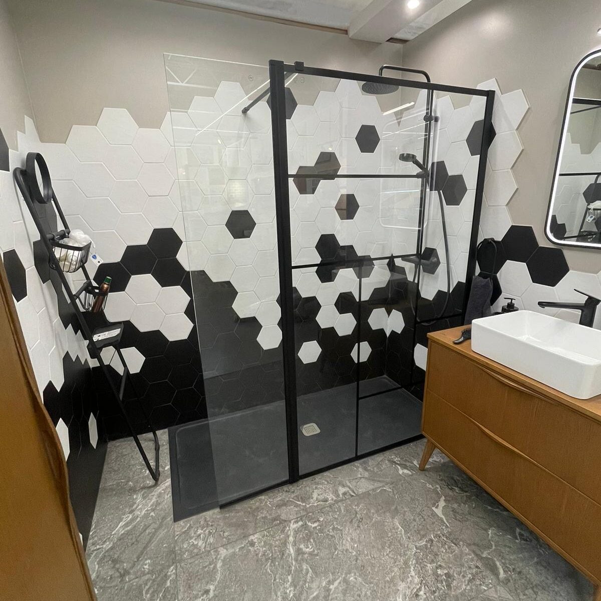 e94fde46-678e-410e-9f91-7bf01733f93d-4-edited